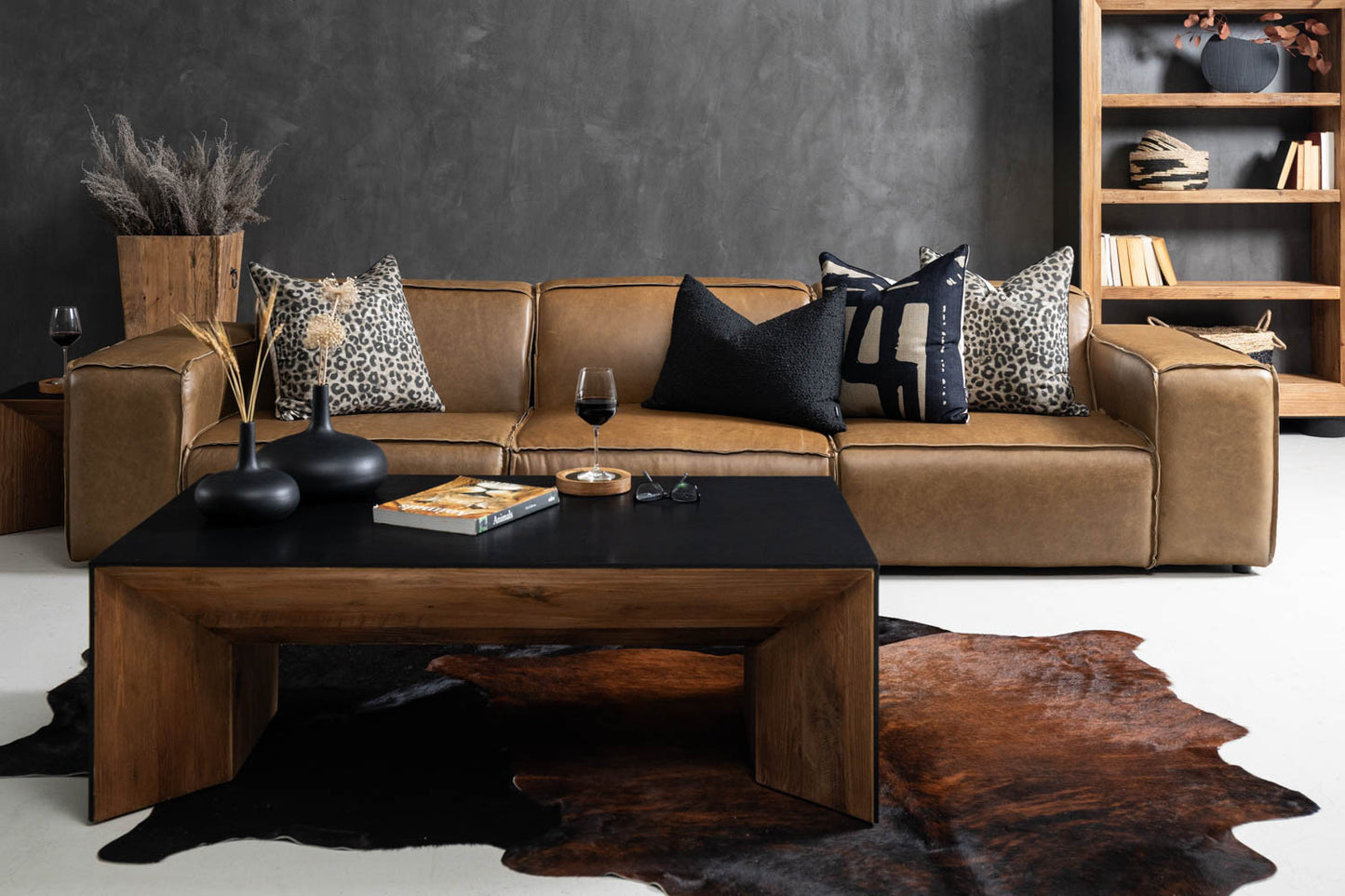 Sofá en Cuero "CONGO + PUFF"