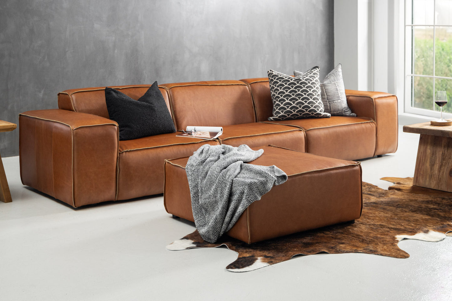 Sofá en Cuero "CONGO + PUFF"