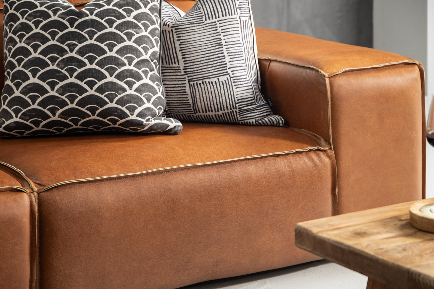 Sofá en Cuero "CONGO + PUFF"